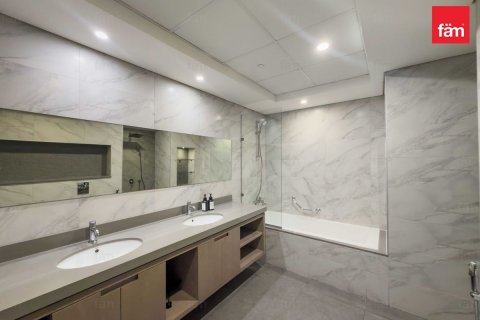 Квартира с 3 спальнями в Даунтаун Дубай (Даунтаун Бурдж Дубай), ОАЭ №146316 21