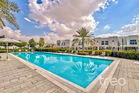 Townhouse de 4 dormitorios en Mudon, UAE No. 174085 9