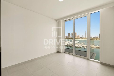 Appartement de 3 chambres à EMAAR Beachfront, UAE No. 200600 10
