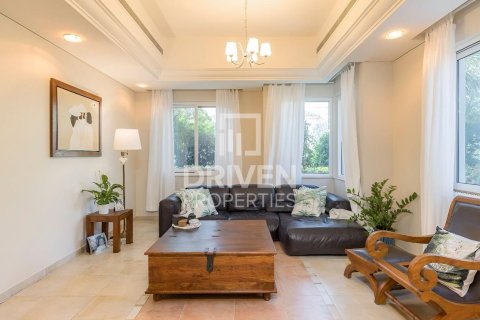 Villa de 5 dormitorios en Dubai Sports City, UAE No. 84924 3