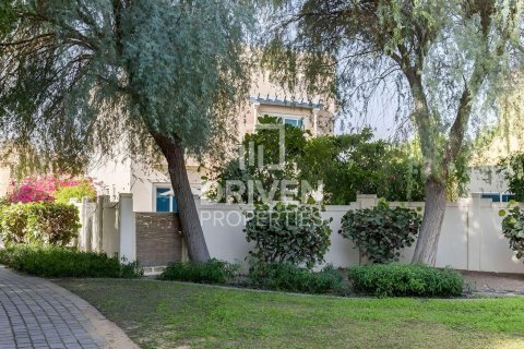 Villa de 5 dormitorios en Dubai Sports City, UAE No. 84924 7