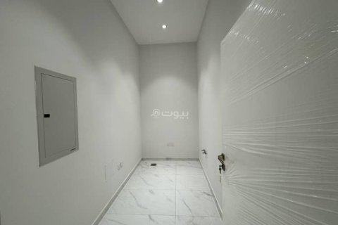 6 bedrooms Villa in Khobar, Saudi Arabia No. 60126 12