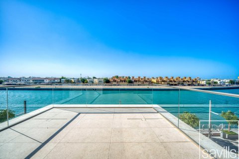 Вилла с 3 спальнями в Джумейра, ОАЭ №136389