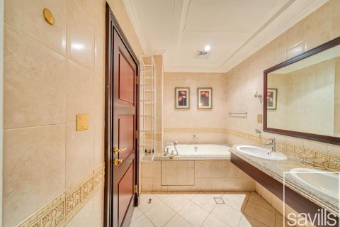 Вилла с 4 спальнями в Пальма Джумейра, ОАЭ №136387 18