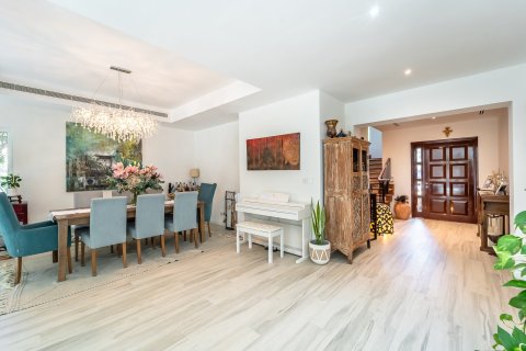 Вилла с 5 спальнями в Discovery Gardens, ОАЭ №147157 7