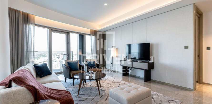 Appartement de 2 chambres à Address Harbour Point, UAE No. 207216