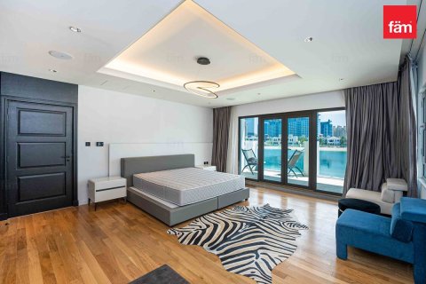 Villa de 4 dormitorios en Palm Jumeirah, UAE No. 166025 9