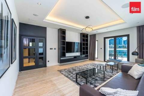 Villa de 4 dormitorios en Palm Jumeirah, UAE No. 166025 3