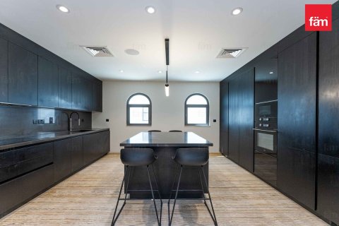 Villa de 4 dormitorios en Palm Jumeirah, UAE No. 166025 17