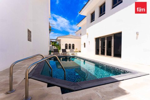 Villa de 4 dormitorios en Palm Jumeirah, UAE No. 166025 21