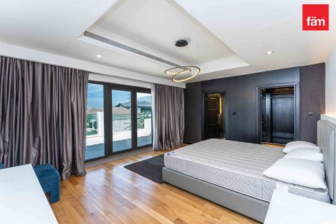 Villa de 4 dormitorios en Palm Jumeirah, UAE No. 166025 8