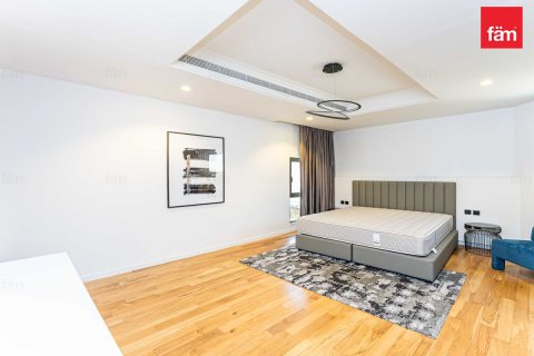 Villa de 4 dormitorios en Palm Jumeirah, UAE No. 166025 13