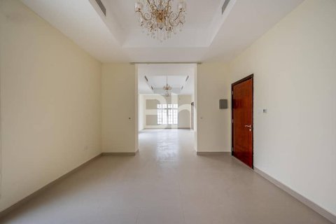 Villa de 6 dormitorios en Dubai, UAE No. 63503 4