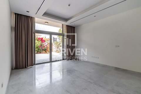 Villa de 4 dormitorios en District One, UAE No. 201252 16