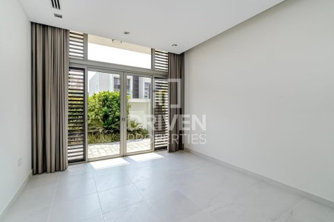 Villa de 4 dormitorios en District One, UAE No. 201252 4
