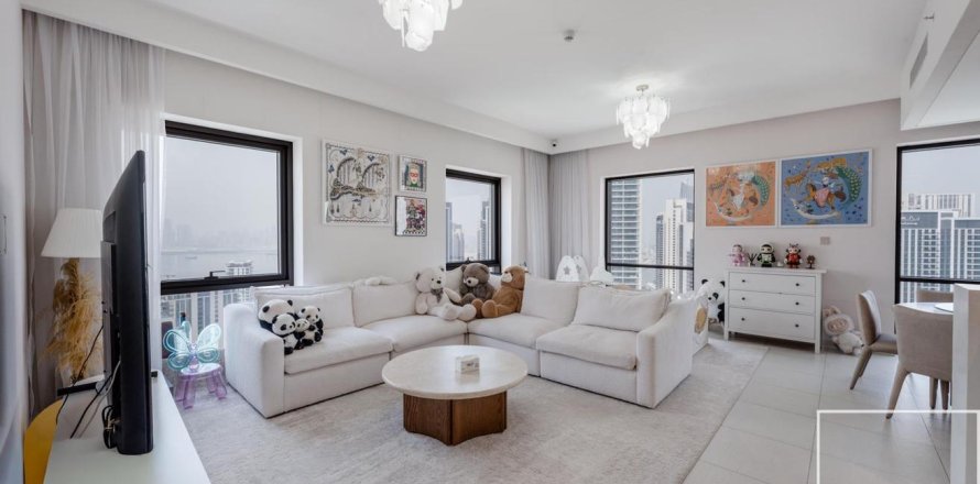 Квартира с 3 спальнями в Creek Beach, ОАЭ №136756