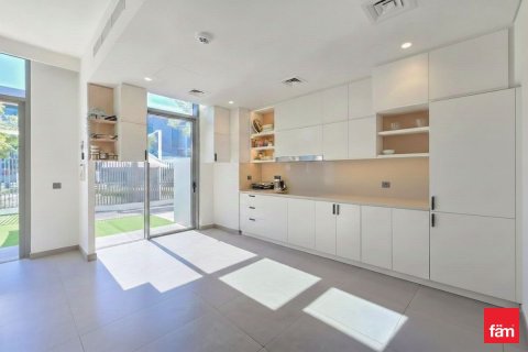 3 bedrooms Townhouse in Dubai, UAE No. 143479 4
