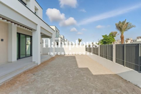 Villa de 4 dormitorios  No. 131818 24