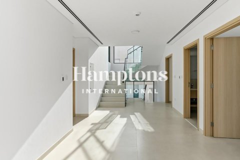 Villa de 4 dormitorios  No. 131818 2