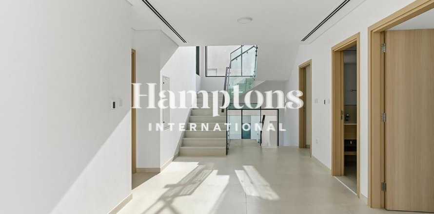 Villa de 4 dormitorios  No. 131818