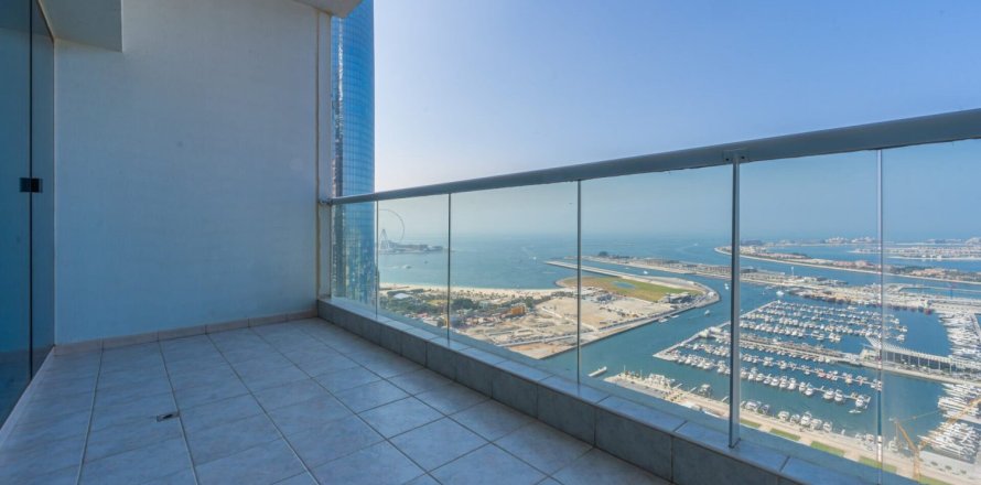 Appartement de 3 chambres à Emirates Crown, UAE No. 160109