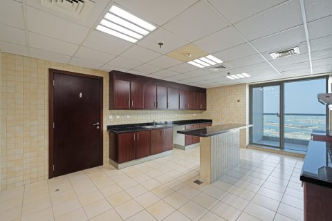 Appartement de 3 chambres à Emirates Crown, UAE No. 160109 3
