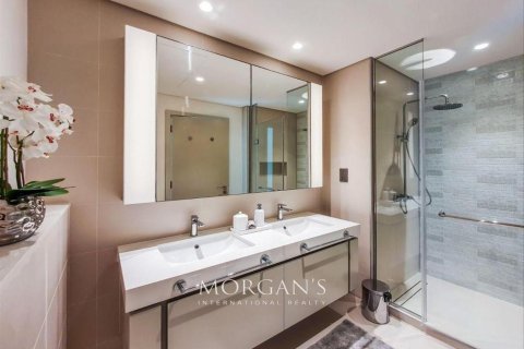 Квартира с 2 спальнями в EMAAR Beachfront, ОАЭ №36109 32