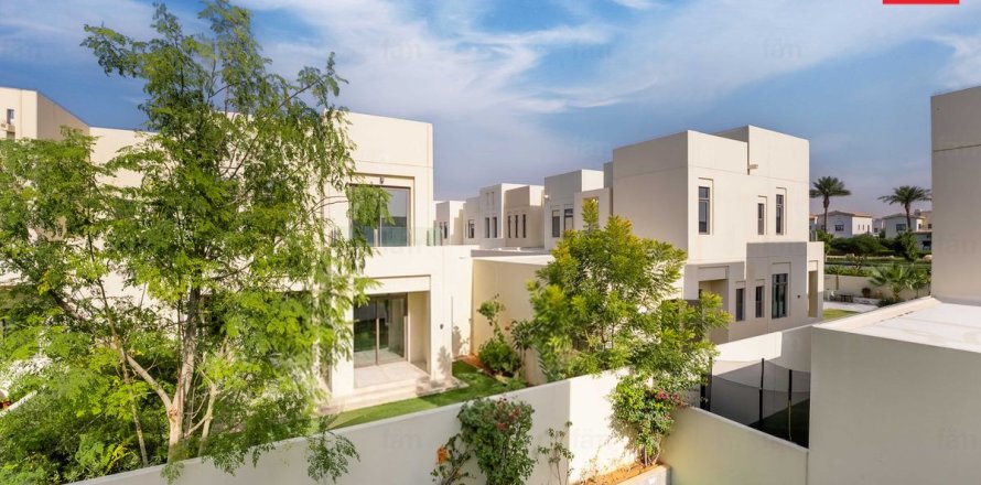 Вилла с 3 спальнями в Рим, ОАЭ №140486