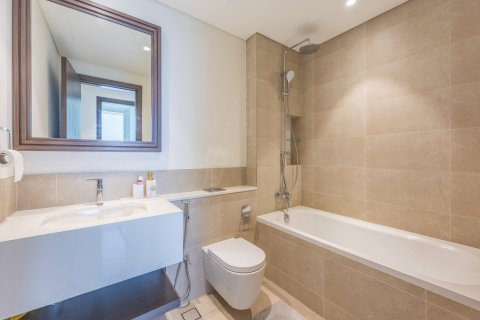 Квартира с 2 спальнями в EMAAR Beachfront, ОАЭ №147334 15