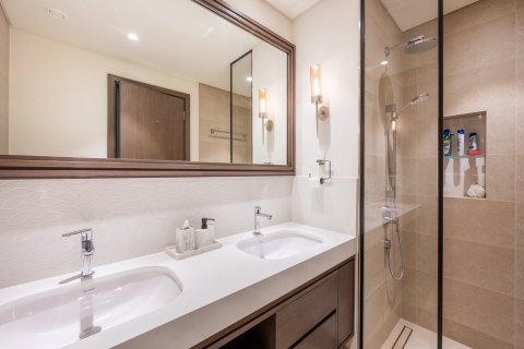 Квартира с 2 спальнями в EMAAR Beachfront, ОАЭ №147334 20