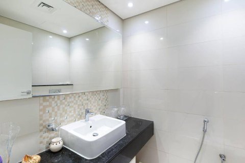 Apartment de 2 dormitorios en Dubai, UAE No. 97476 3