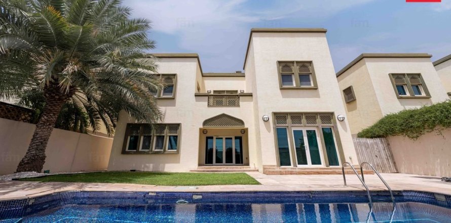 Villa de 3 chambres à Jumeirah Park, UAE No. 161767