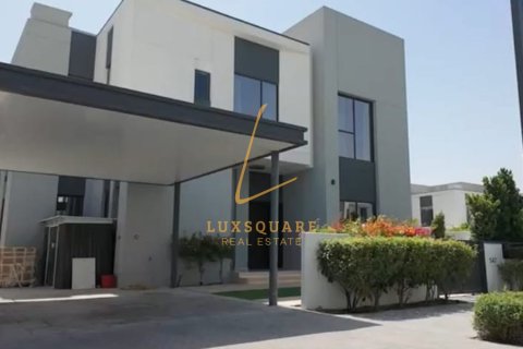 Villa de 4 dormitorios en Murooj Al Furjan, UAE No. 171389 3