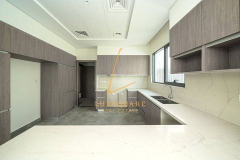 Villa de 4 dormitorios en Murooj Al Furjan, UAE No. 171389 9