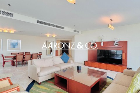 Apartment de 4 dormitorios en Jumeirah Beach Residence, UAE No. 143047 4