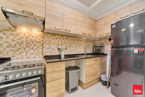 Квартира с 2 спальнями в Dubai Sports City, ОАЭ №141202 12