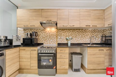 Квартира с 2 спальнями в Dubai Sports City, ОАЭ №141202 11