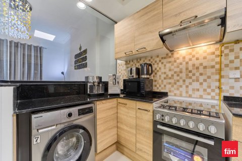 Квартира с 2 спальнями в Dubai Sports City, ОАЭ №141202 10