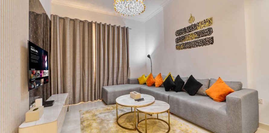 Квартира с 2 спальнями в Dubai Sports City, ОАЭ №141202