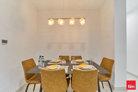 Квартира с 2 спальнями в Dubai Sports City, ОАЭ №141202 18