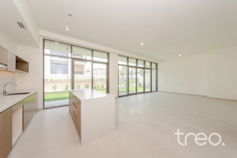 Villa de 4 dormitorios en Al Furjan, UAE No. 173875 8
