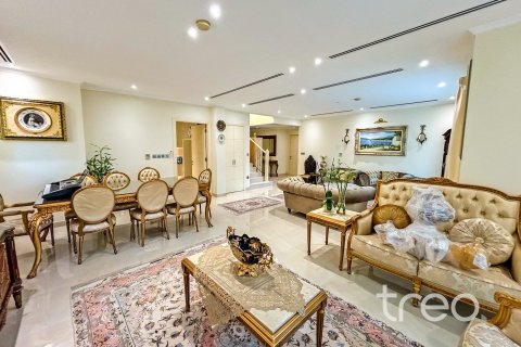 Villa de 4 dormitorios en Legacy, UAE No. 173906 4