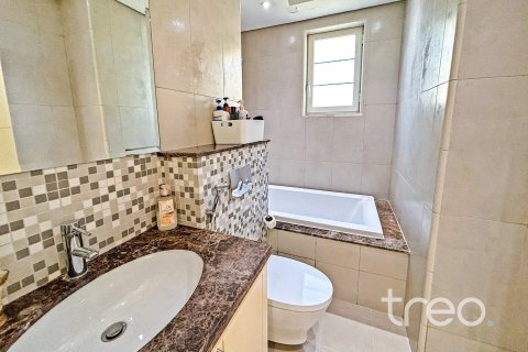 Villa de 4 dormitorios en Legacy, UAE No. 173906 22