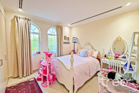 Villa de 4 dormitorios en Legacy, UAE No. 173906 20