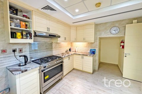 Villa de 4 dormitorios en Legacy, UAE No. 173906 11