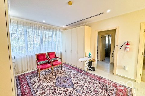 Villa de 4 dormitorios en Legacy, UAE No. 173906 18