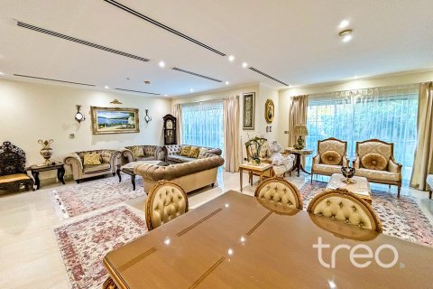 Villa de 4 dormitorios en Legacy, UAE No. 173906 6