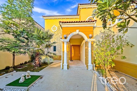 Villa de 4 dormitorios en Legacy, UAE No. 173906