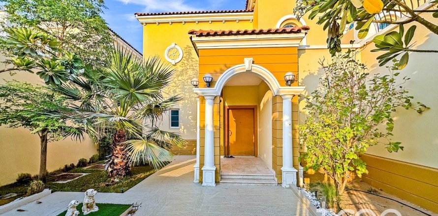 Villa de 4 dormitorios en Legacy, UAE No. 173906