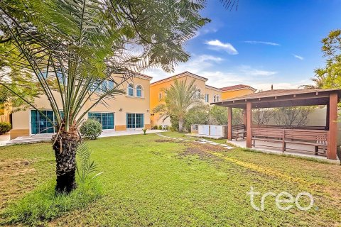 Villa de 4 dormitorios en Legacy, UAE No. 173906 3